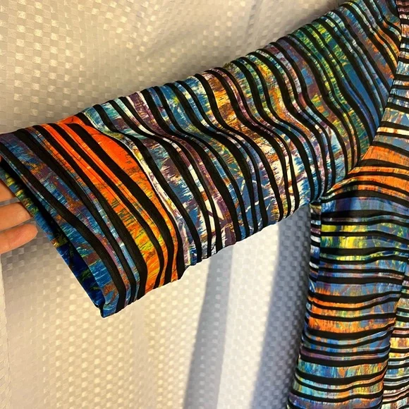 Multiples Vibrant Striped  Artsy long sleeve statement buttons  business blzer - Picture 5 of 11